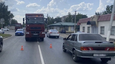 В Александрове КамАЗ переехал пешехода