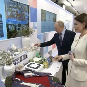 Путин высоко оценил керамику от суздальского мясника