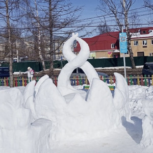 В Юрьев-Польском появилась посвященная 8 марта снежная фигура