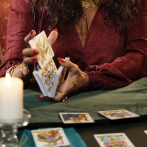 Гадалку из Владимира осудили на 4 года за кражу денег под предлогом снятия порчи