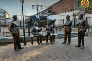 Во Владимирской области открыли скульптурную композицию «Ковровские оружейники»