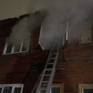 На пожаре во владимирской многоэтажке эвакуировали 10 человек