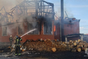 Под Судогдой пожар охватил жилой дом