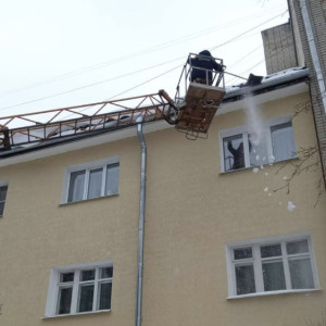 Владимирцев предупредили о возможном падении сосулек с крыш