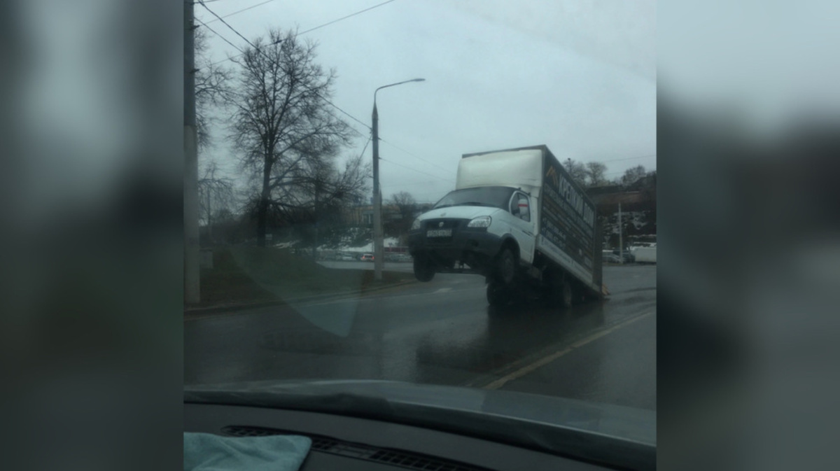 Во Владимире газель встала на дыбы - День во Владимире