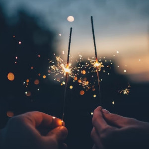 Песни под гитару и катание на борде. Как известные владимирцы встретят Новый год