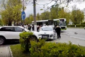 Авария с двумя автобусами парализовала проспект Ленина во Владимире