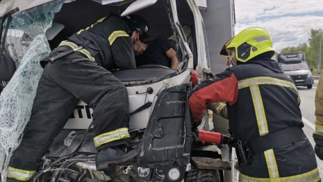 На трассе М-7 под Вязниками спасли водителя попавшего в ДТП грузовика