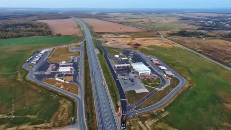 Блогер Никита Журавлев прокатился по М-12 через Владимирскую область на «Москвиче 3»