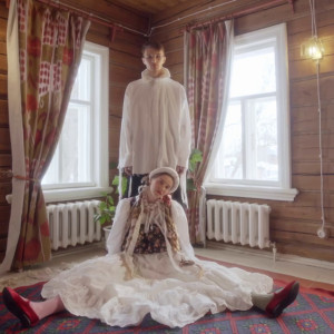 В Суздале сыграли свадьбу журналисты Первого канала