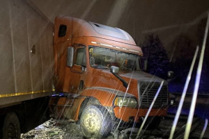 На М-7 в Ковровском районе фура пробила отбойник и вылетела на встречку