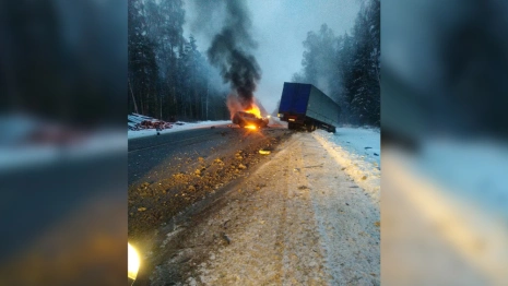 Во Владимирской области вспыхнул внедорожник после ДТП