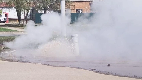 Во Владимире при разогреве отопления до +114 прорвало трубу с кипятком в Добром