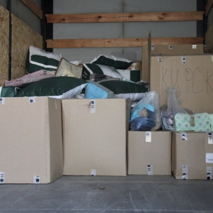 Владимир передал Курской области бытовую технику и одежду