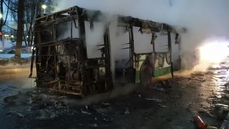 Появились фото сгоревшего во Владимире автобуса