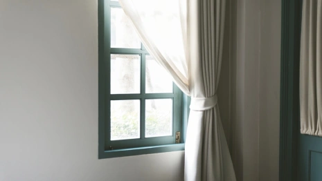 В Коврове мужчина упал с 7 этажа на козырек подъезда