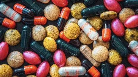 Во Владимире задержали 28-летнюю девушку за контрабанду сильнодействующих веществ