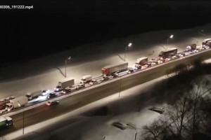 Во Владимире фуры заблокировали движение на Пекинке
