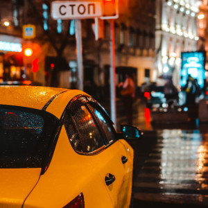 Владимирцам рассказали, как выгоднее заказать такси в новогоднюю ночь