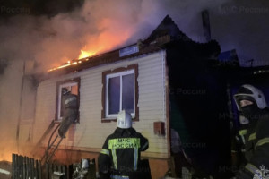 В Лакинске на пожаре в частном доме пострадал человек
