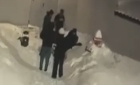 Во Владимире подростки напали на охранника жилого дома и двух прохожих