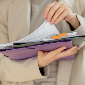 Экс-заведующую поликлиникой в Судогде будут судить за махинации с документами