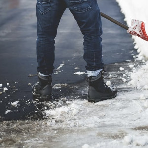 Коммунальщиков в Юрьев-Польском уличили в некачественной уборке снега