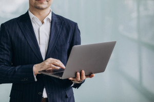 Во Владимире менеджер магазина пронес мимо кассы 1,5 млн рублей