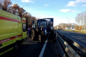 На трассе М-7 во Владимирской области фура влетела в трактор