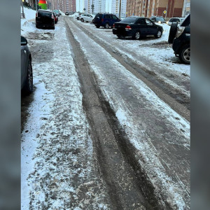 Жители Владимира пожаловались на утонувшую в ледяной колее дорогу