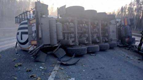 На М-12 в Судогодском районе погиб водитель перевернувшейся фуры