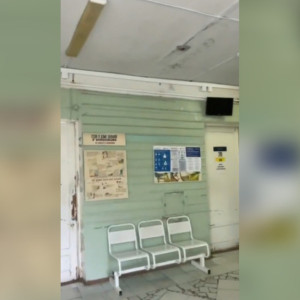 Во Владимире пациенты больницы №2 пожаловались на плесень и отвалившуюся штукатурку