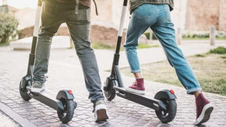 Экс-губернатор Владимирской области предложил запретить ездить на самокатах без номеров