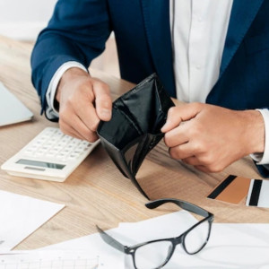 Владимирский бизнесмен перевел зарплаты сотрудников на собственные счета