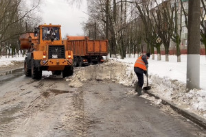 Владимирских автомобилистов призвали убрать машины с 17 улиц