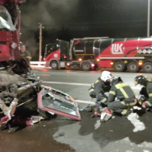Во Владимирской области спасатели деблокировали зажатого в машине мужчину