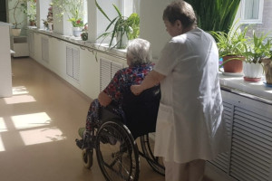 В больницах Владимирской области организуют транспортировку пожилых пациентов в гериатрию