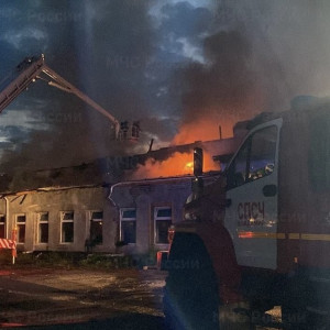 Столбы дыма и огонь вокруг. Как горел завод пластика во Владимирской области