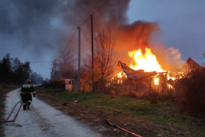 Полицейский из Юрьев-Польского помог потушить пожар в частном доме