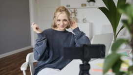 Российских блогеров могут обязать рекламировать патриотизм и семейные ценности