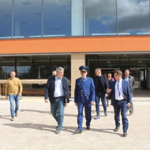 Облпрокурор проверил стройку школы на 1200 мест в Суздале