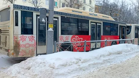 Во Владимире на остановке столкнулись два автобуса №28