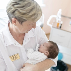 Во Владимире 4 оставленных родителями недоношенных малыша нашли новую семью