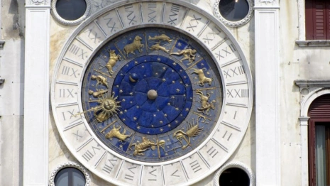 Опасность рядом с козерогами и сомнения у раков. Гороскоп на 29 декабря