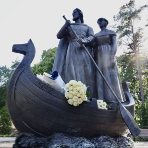 В Санкт-Петербурге появился памятник Петру и Февронии Муромским
