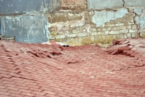 Жители Мурома возмутились криво уложенной плиткой