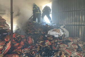 Во Владимирской области сгорел склад с углем