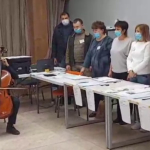 Во Владимирской области на избирательном участке гимн России исполнил виолончелист