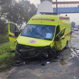 Во Владимирской области легковушка врезалась в карету скорой помощи