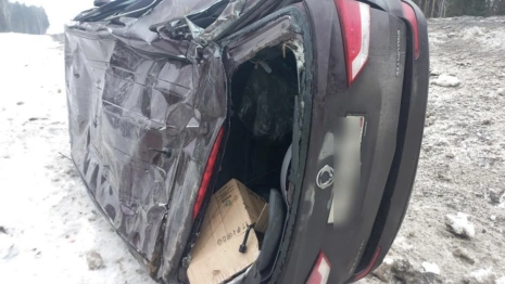 На М-7 под Петушками иномарка влетела в снежный вал и перевернулась